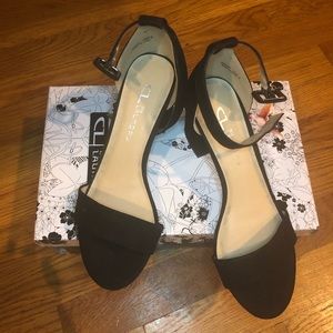 NIB : CL by Laundry - Jody Sandal Size 7 Black